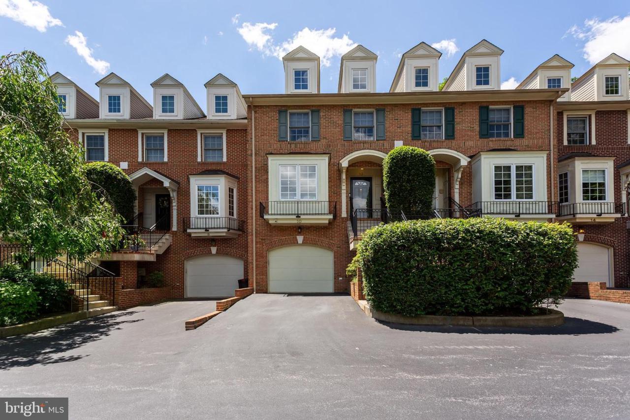 10 Rockford Mews Court - Photo 1