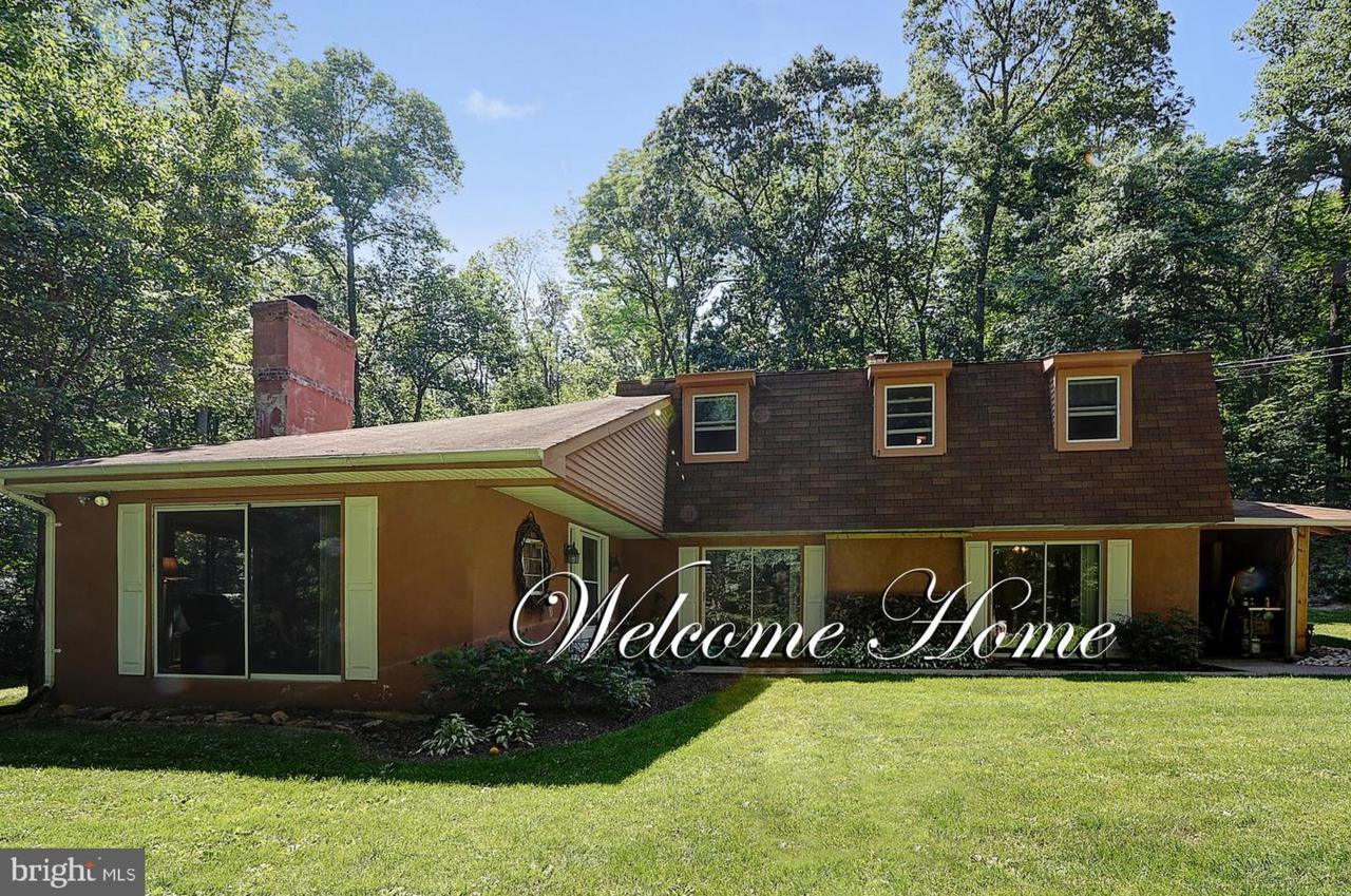 139 Colonial Way - Photo 1