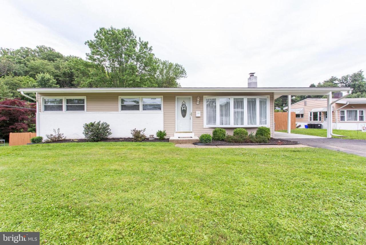 102 Robin Hood Lane - Photo 1