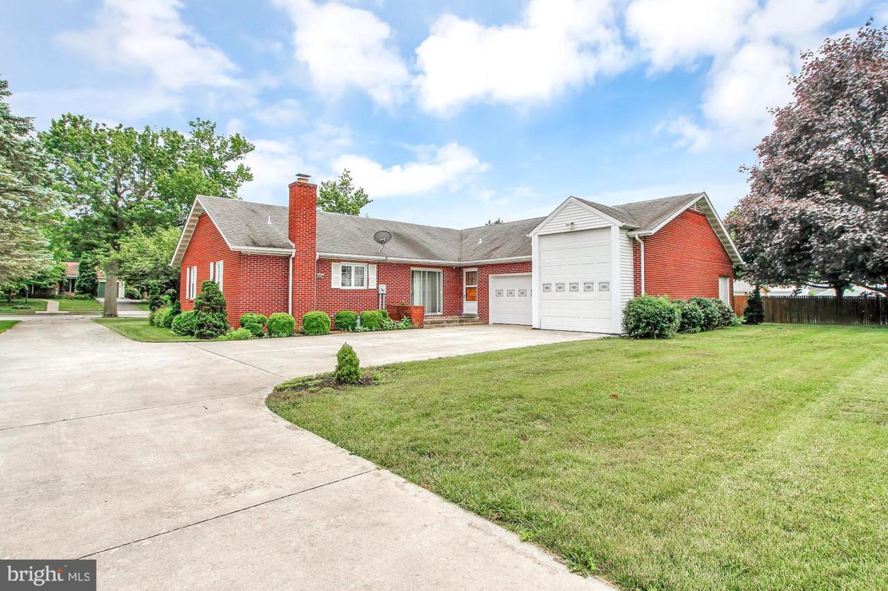 325 Glenwyn Drive - Photo 1
