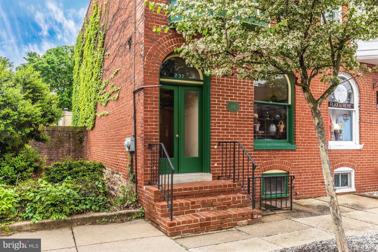 232 Patrick Street - Photo 1