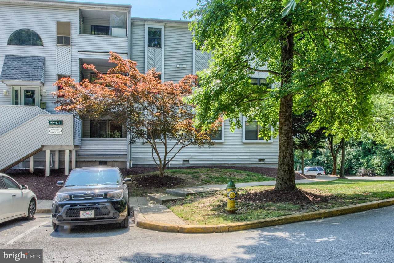 911 Governor Circle - Photo 1
