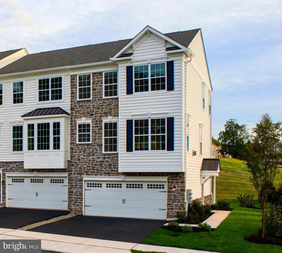 157 Woodwinds Drive - Photo 1