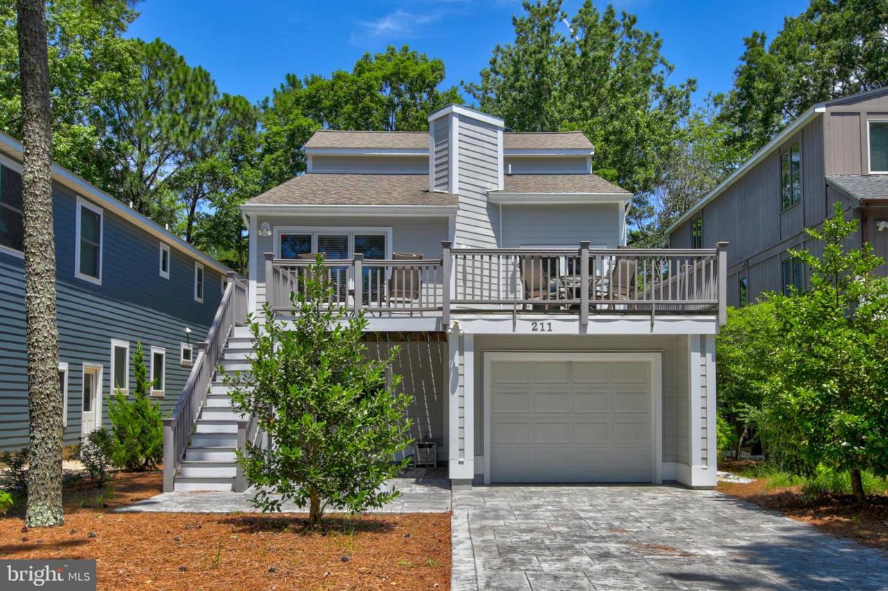211 Maplewood Street - Photo 1