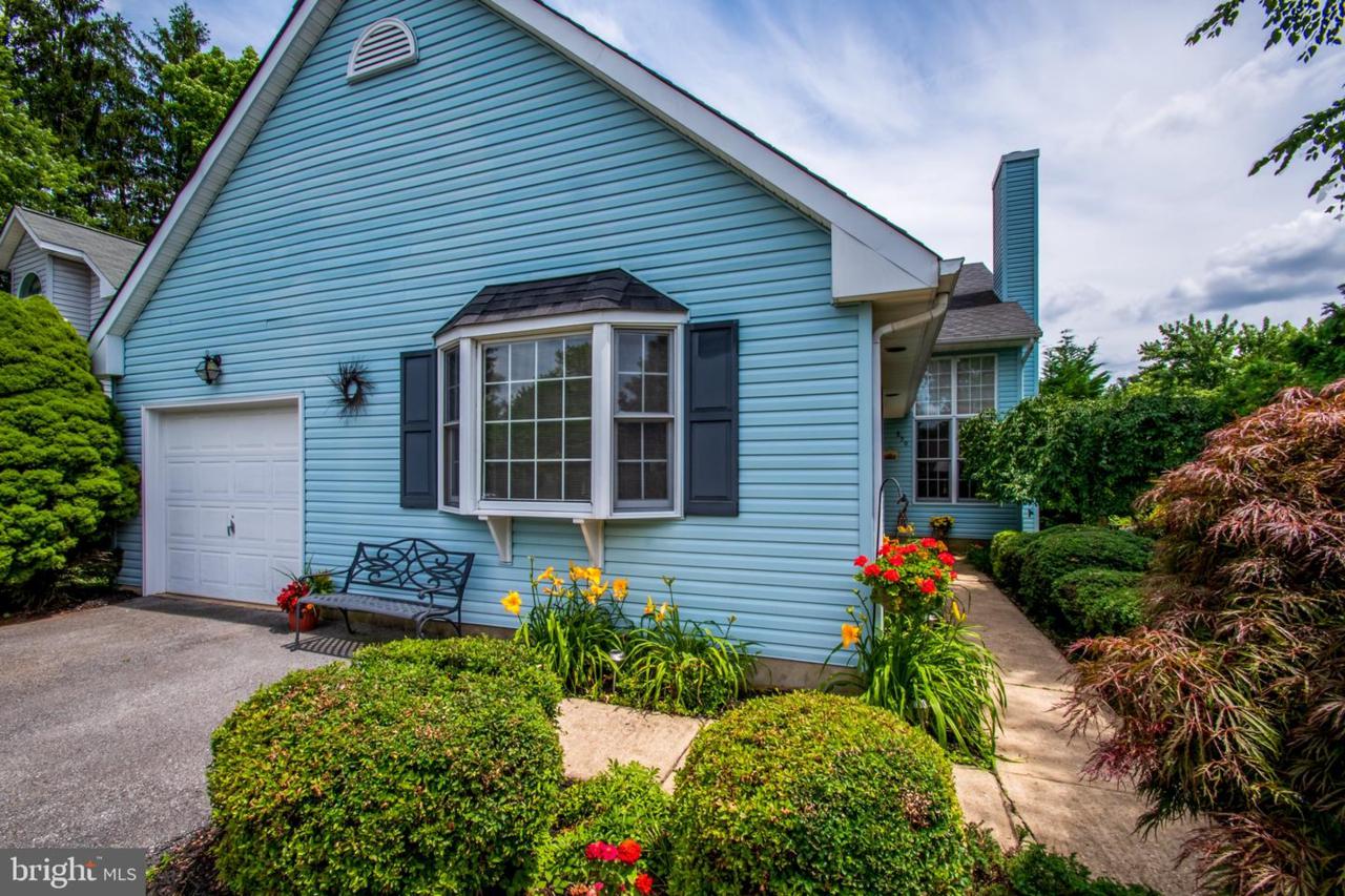 830 Bess Lane - Photo 1