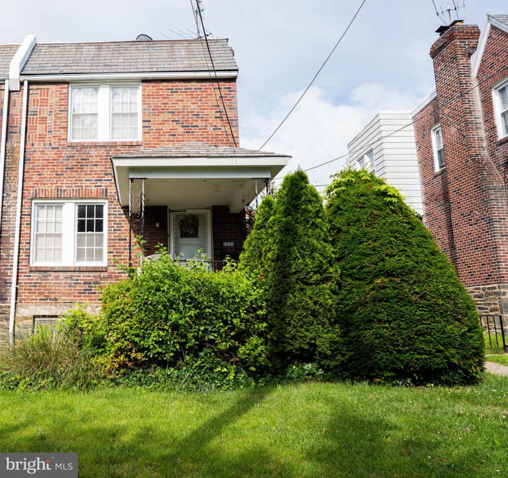 1040 Yeadon Avenue - Photo 1