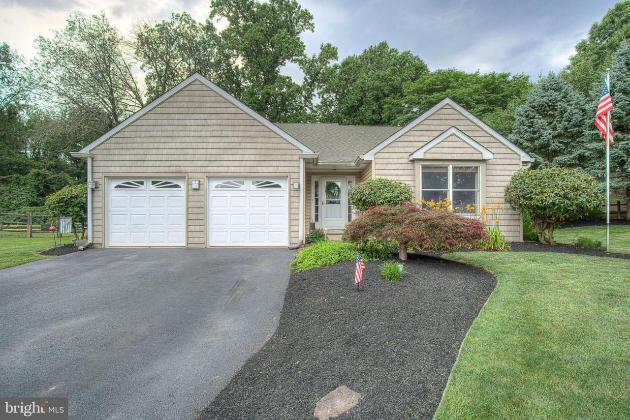 20 Hedgerow Lane - Photo 1