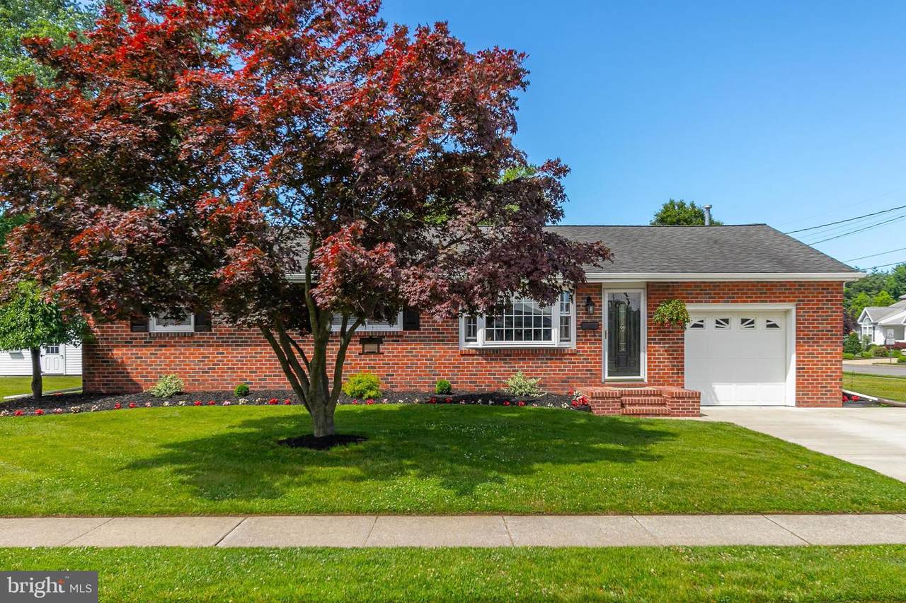 261 Carson Avenue - Photo 1
