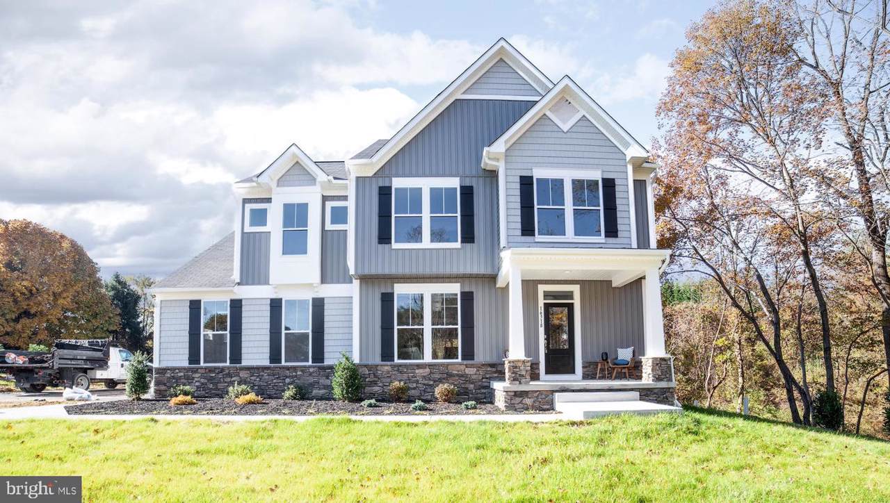 3225 Sharon Road - Photo 1