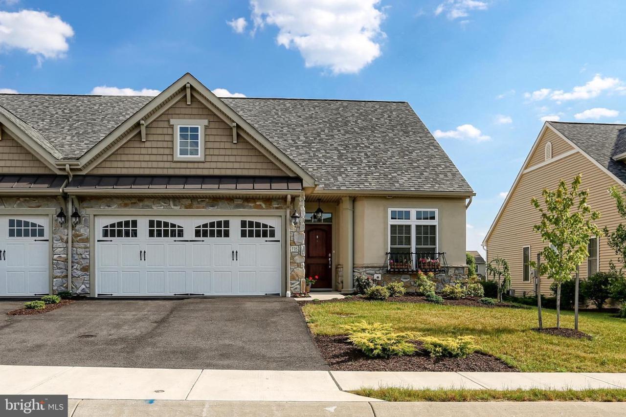 593 Springbrook - Photo 1