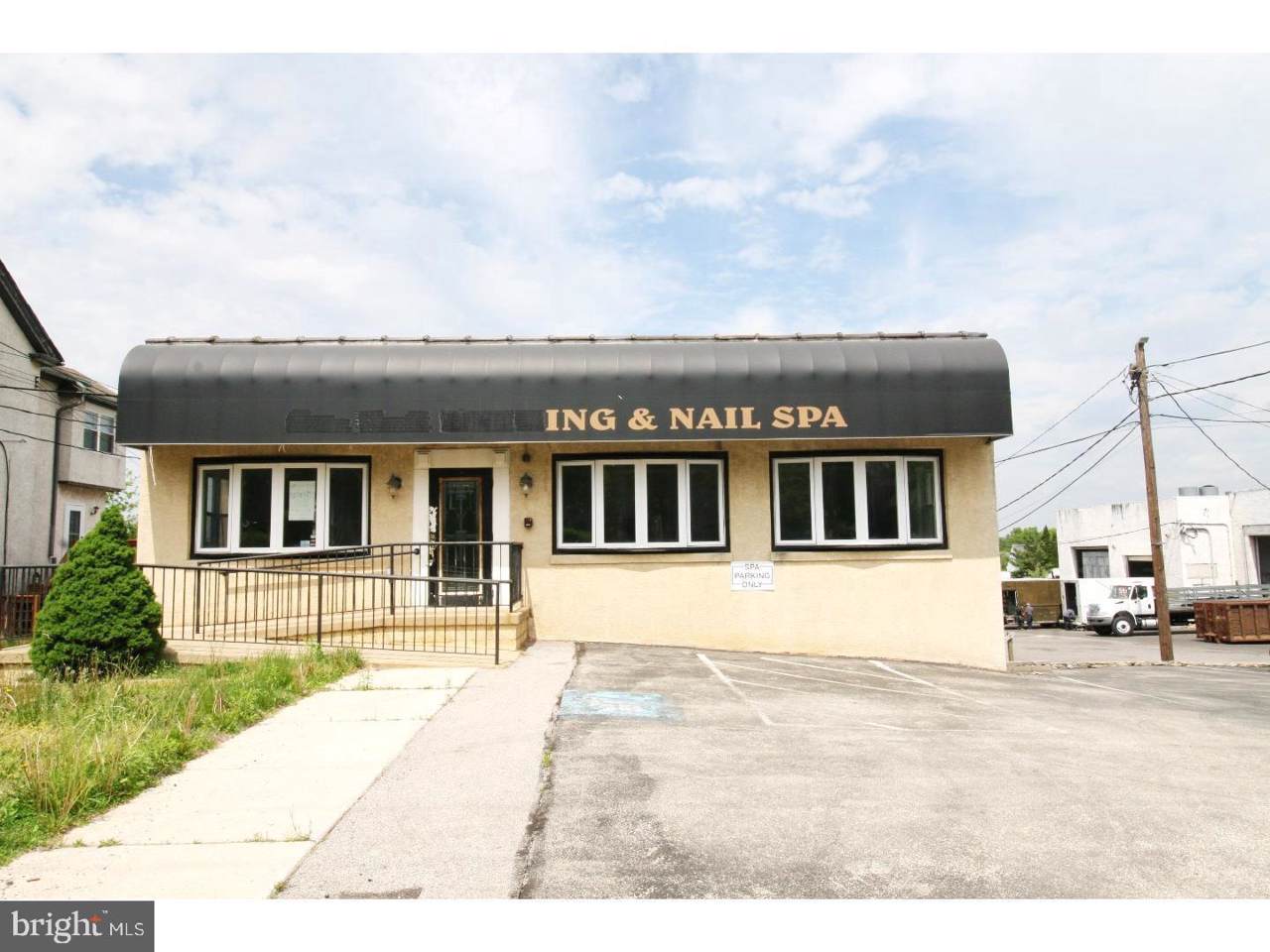 1516 Butler Pike - Photo 1