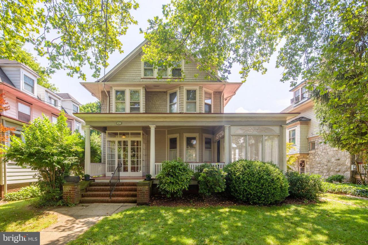 413 Warwick Road - Photo 1