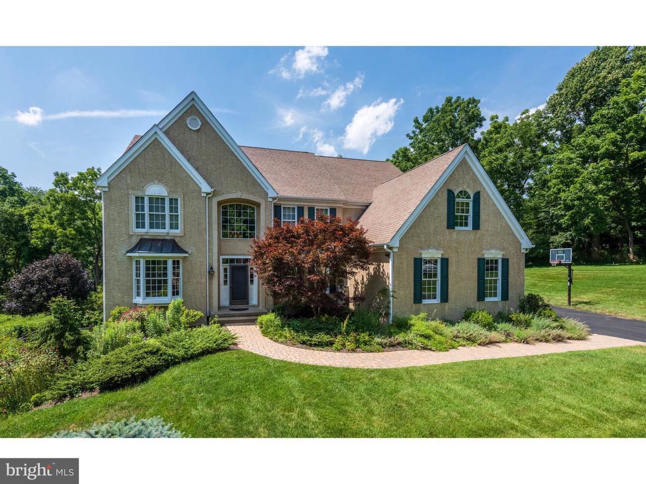 113 Woodridge Drive - Photo 1