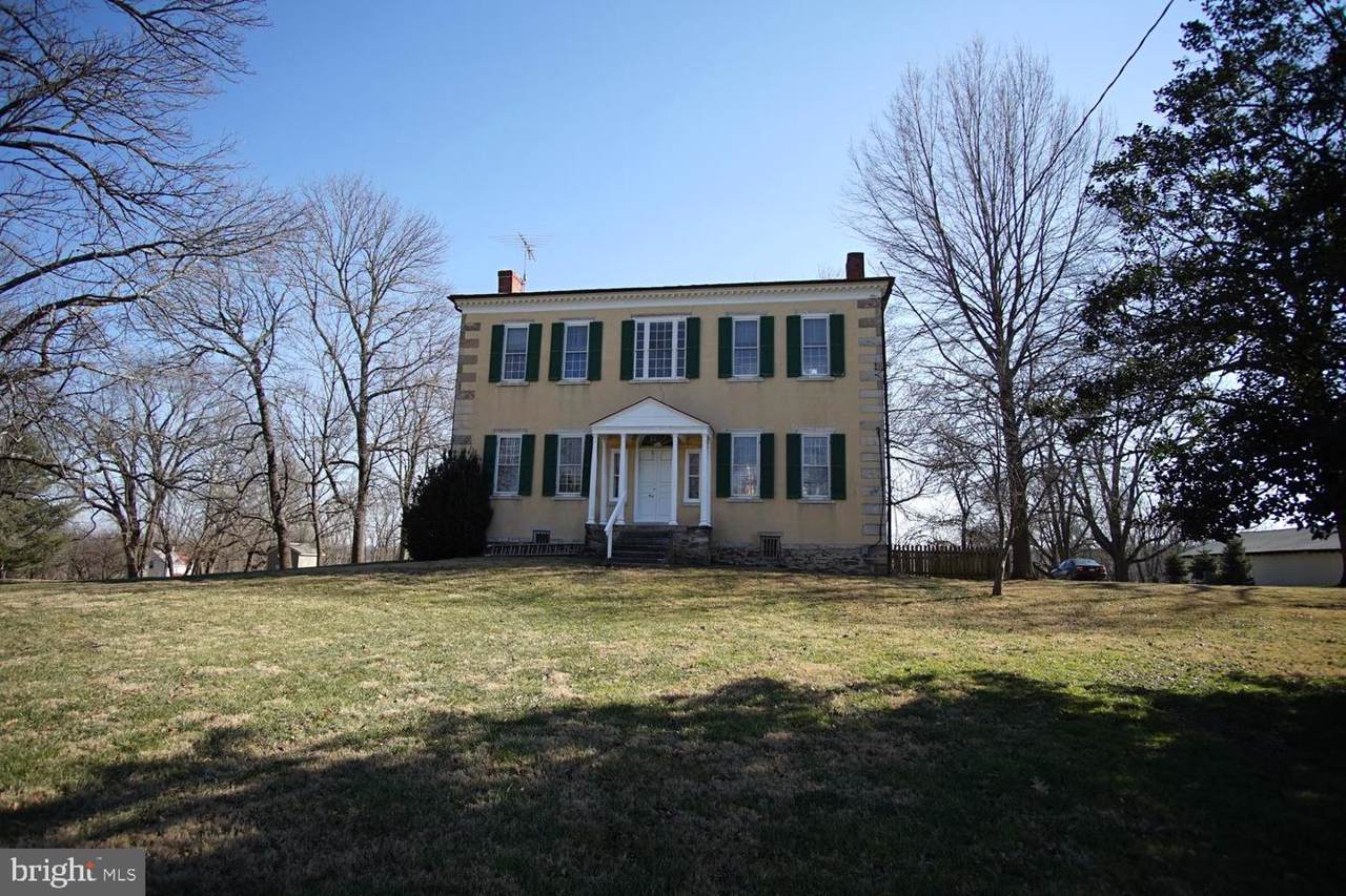 3481 Manor Ln - Photo 1