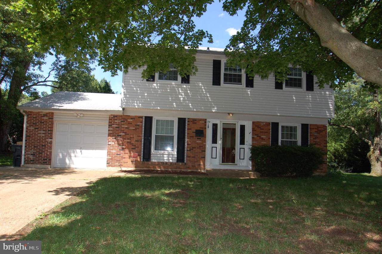 714 Plumtree Lane - Photo 1