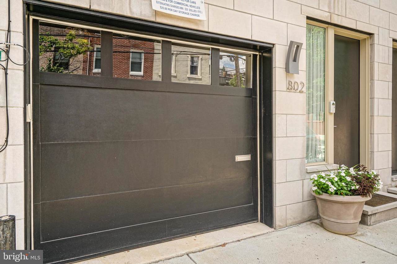 802 19TH Street - Photo 1