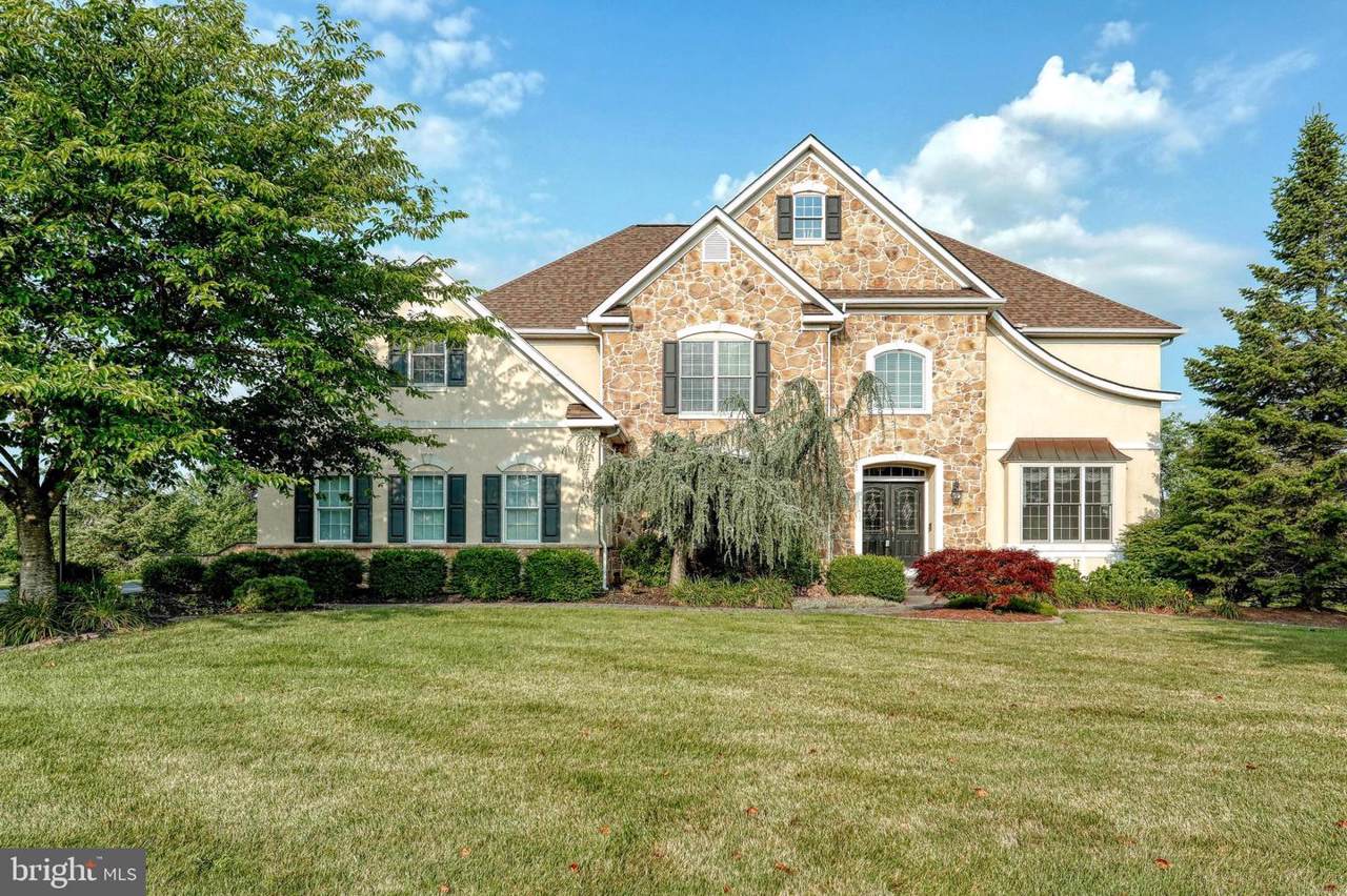 1370 Wicklow Drive - Photo 1