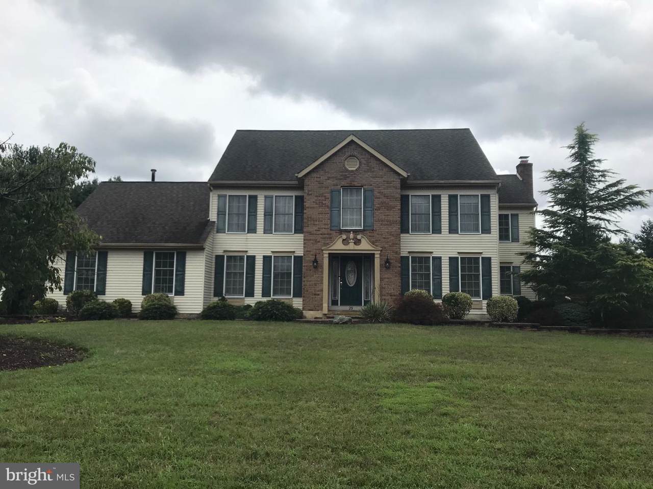 29 Plum Tree Drive - Photo 1