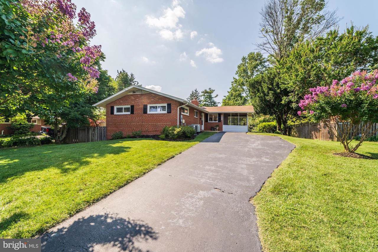 10118 Farmington Drive - Photo 1