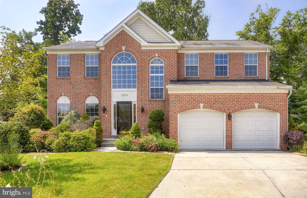 1203 Leeds Court - Photo 1
