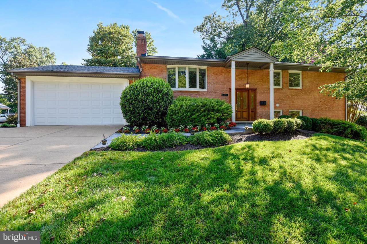 7512 Fairwood Lane - Photo 1