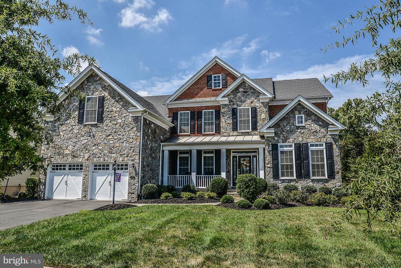 5840 Waterloo Bridge Circle - Photo 1