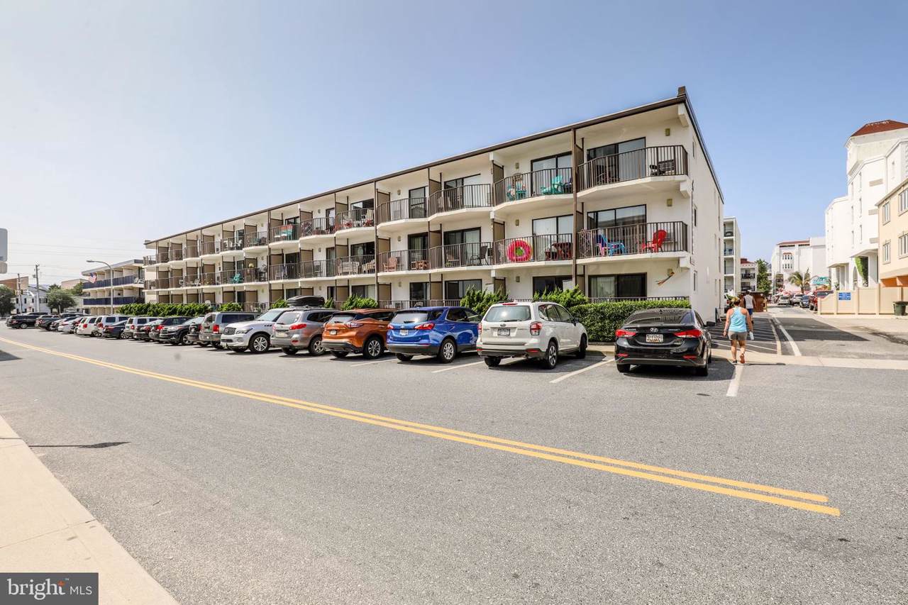 8 36TH Street - Photo 1