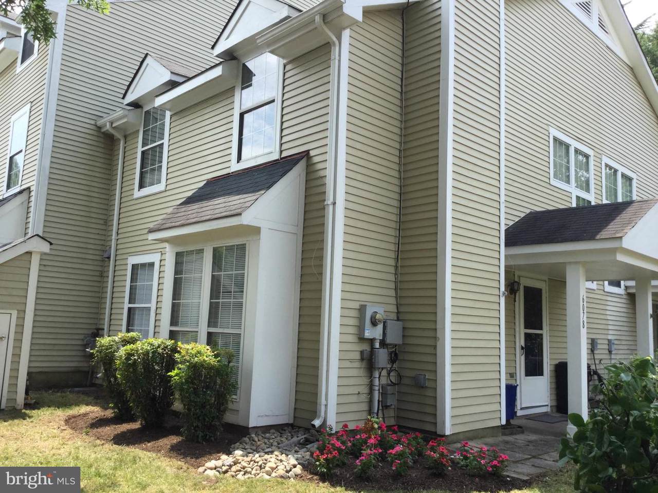 6078 Netherton Street - Photo 1