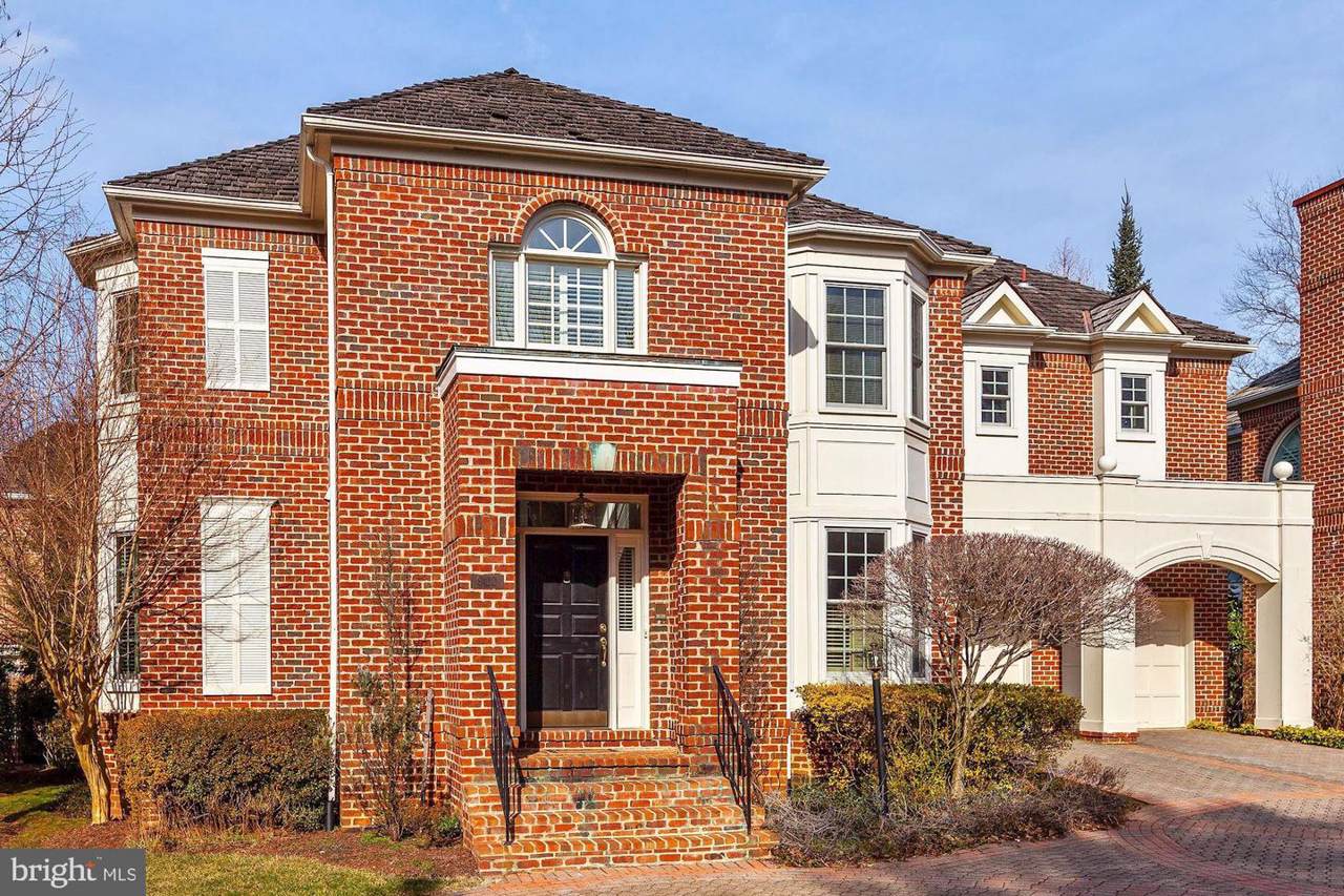 9122 Town Gate Lane - Photo 1
