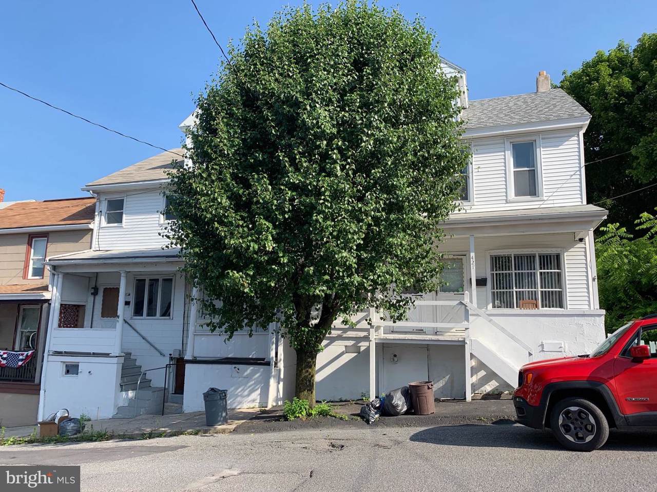 417-423 Elm Street - Photo 1