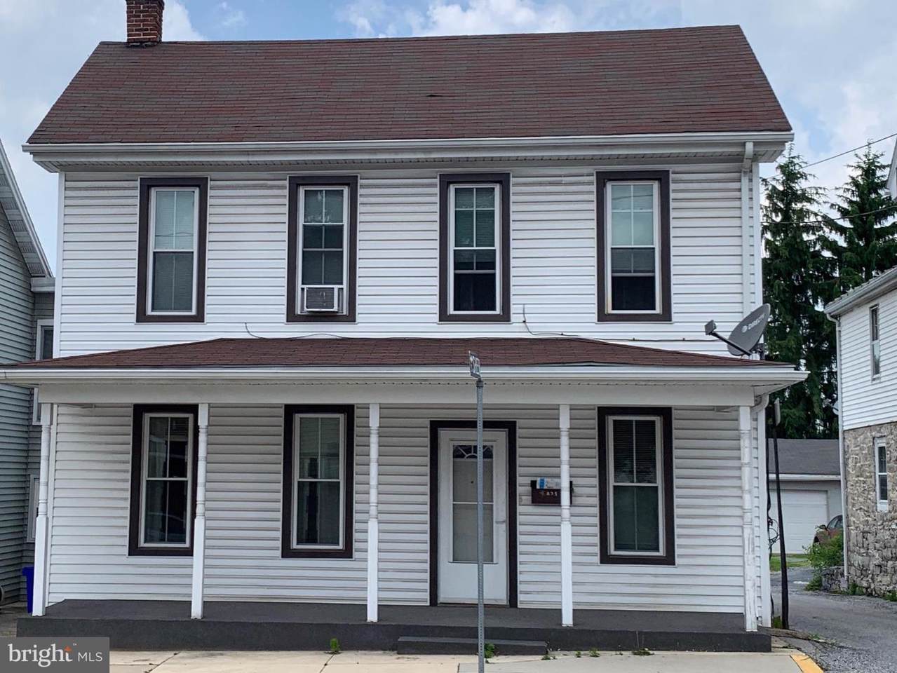 425 King Street - Photo 1