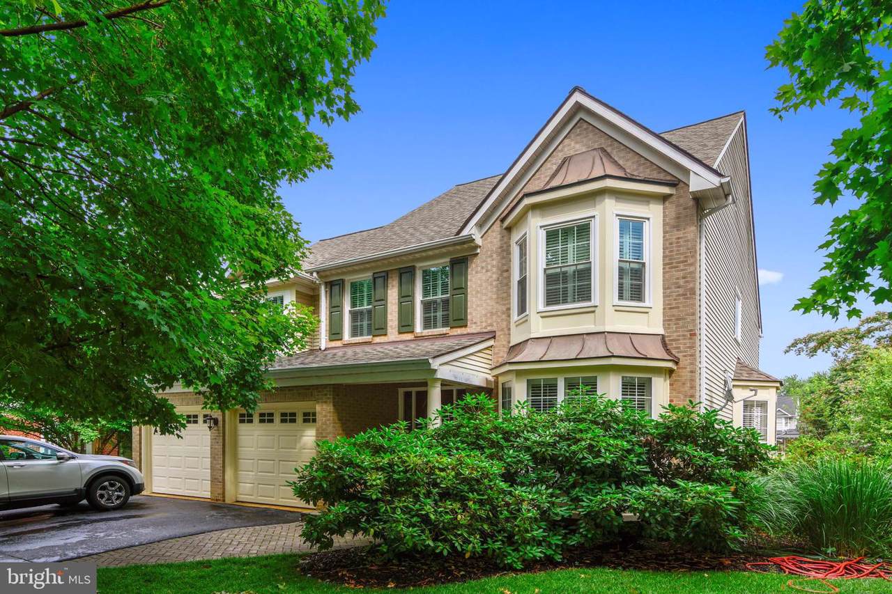 704 Catoctin Circle - Photo 1