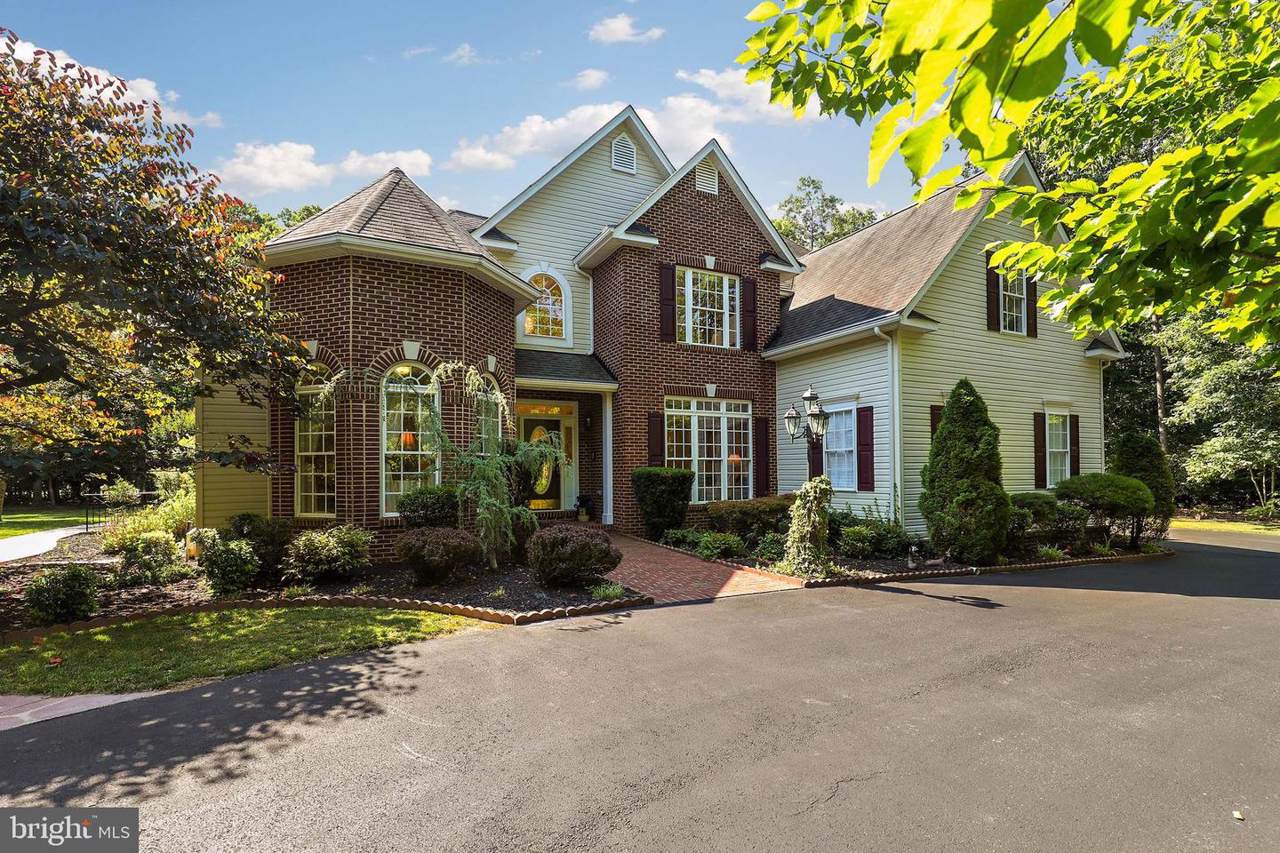 8885 Locust Grove Drive - Photo 1