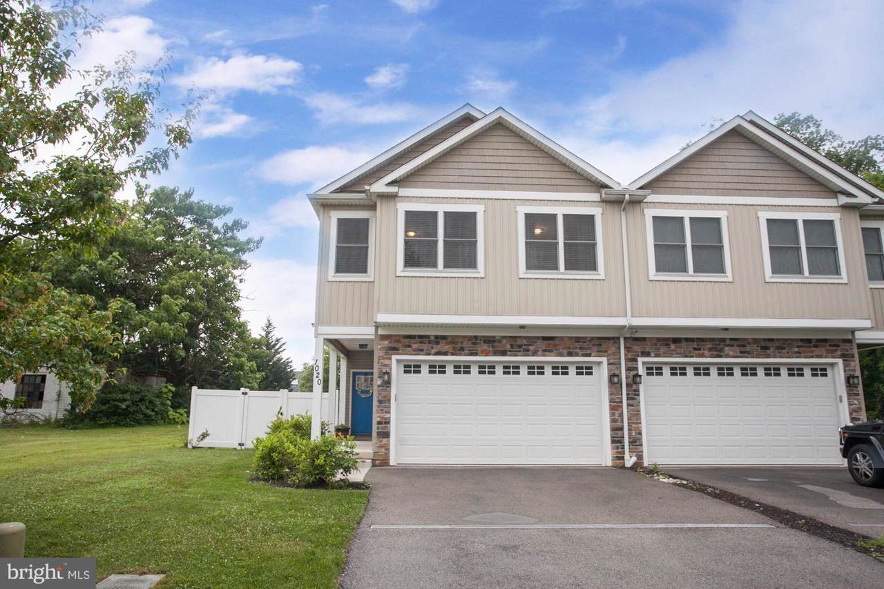 1020 Mount Pleasant Avenue - Photo 1
