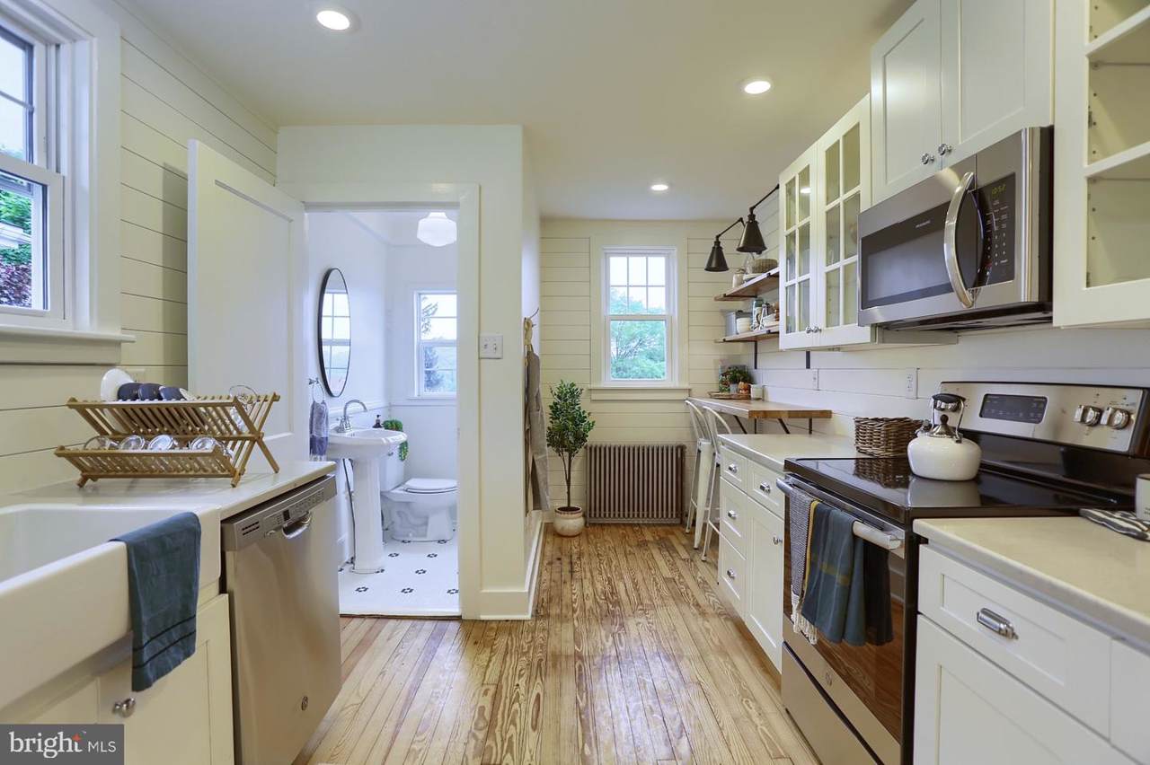 528 5TH Street - Photo 1