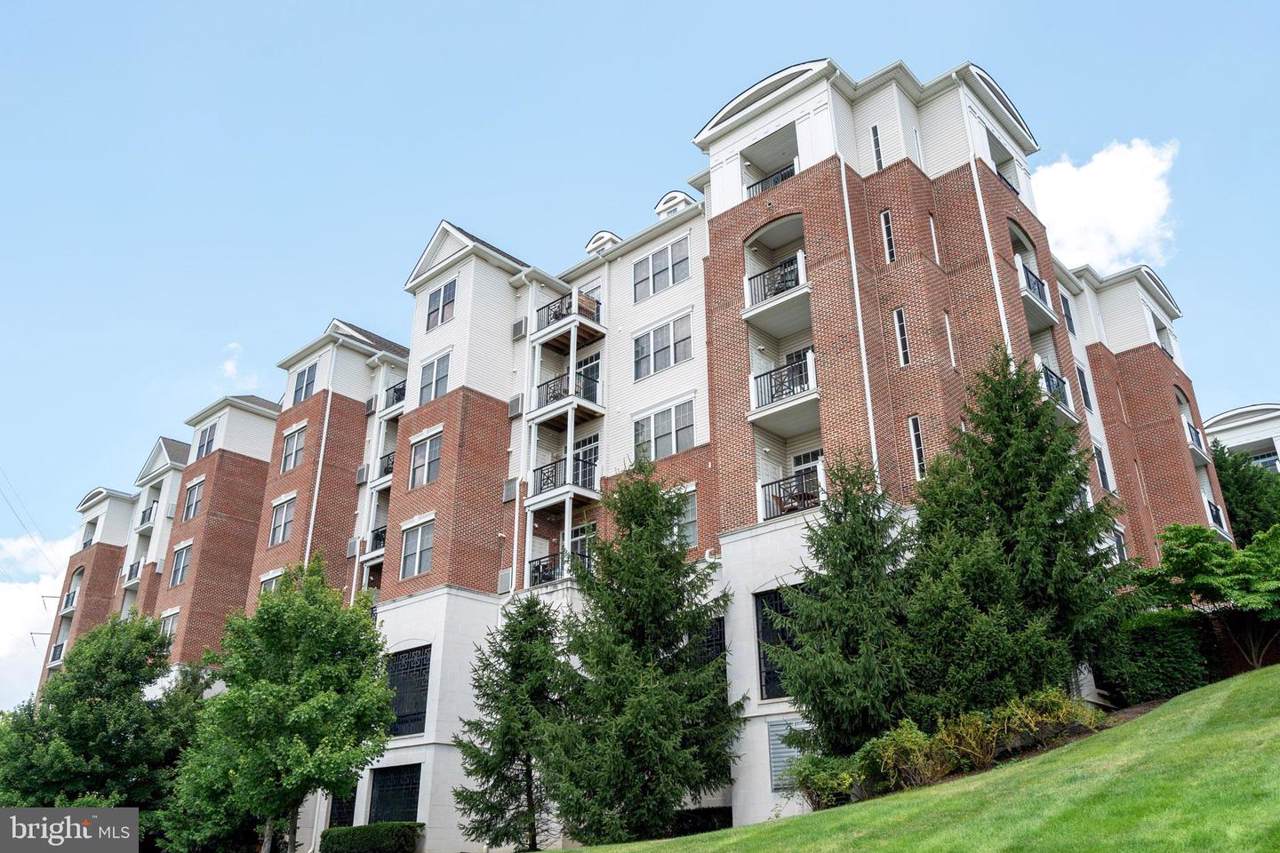 300 Elm Street - Photo 1