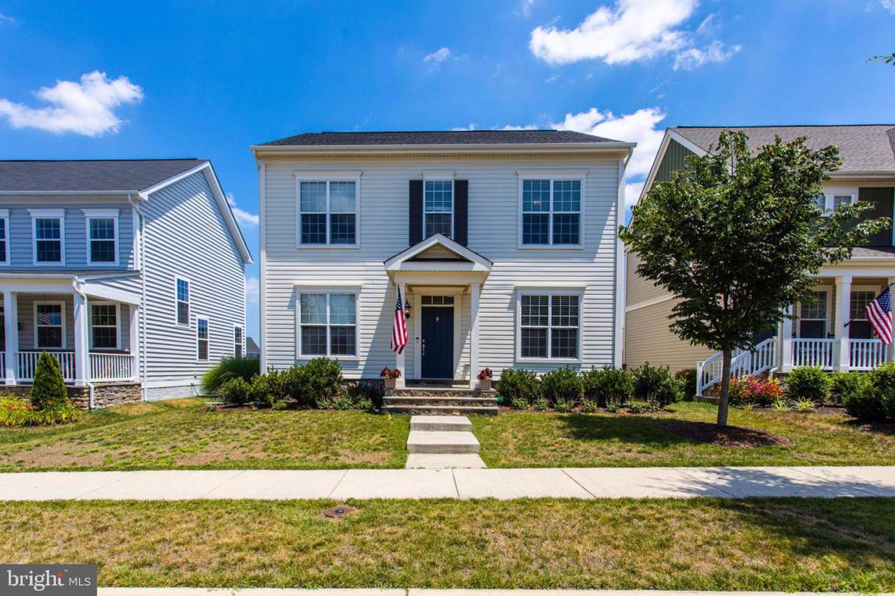 406 Apricot Street - Photo 1