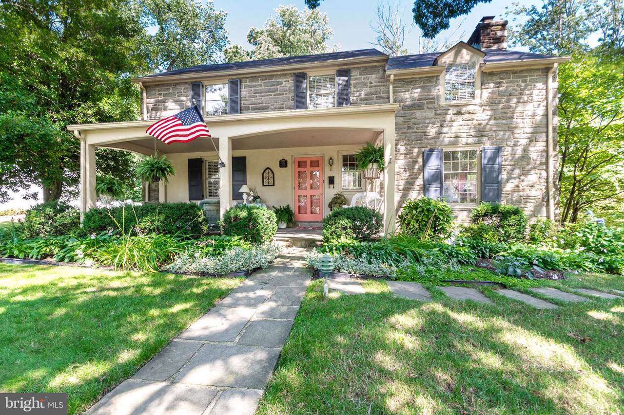 935 Woodcrest Road - Photo 1