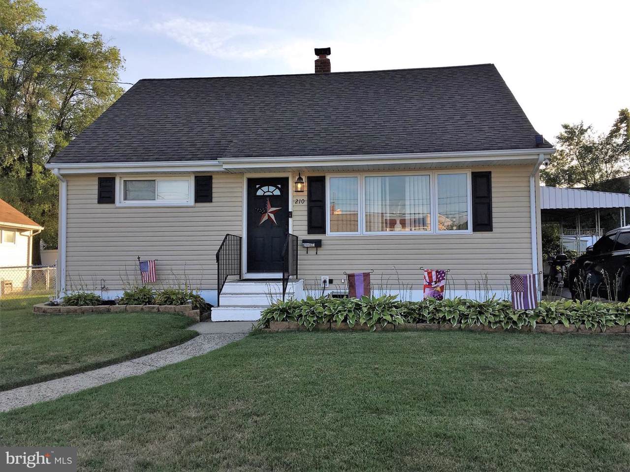 210 Saunders Avenue - Photo 1 210 Saunders Avenue - Photo 1