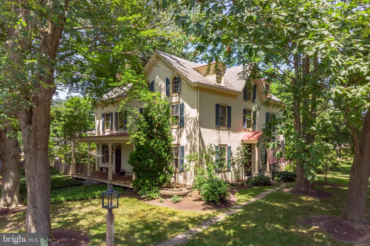 1617 Butler Pike - Photo 1