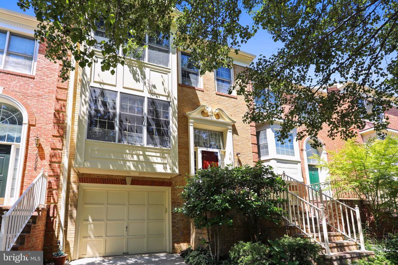 10008 Sterling Terrace - Photo 1