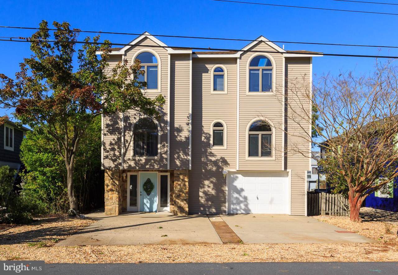 211 Bayshore Drive - Photo 1