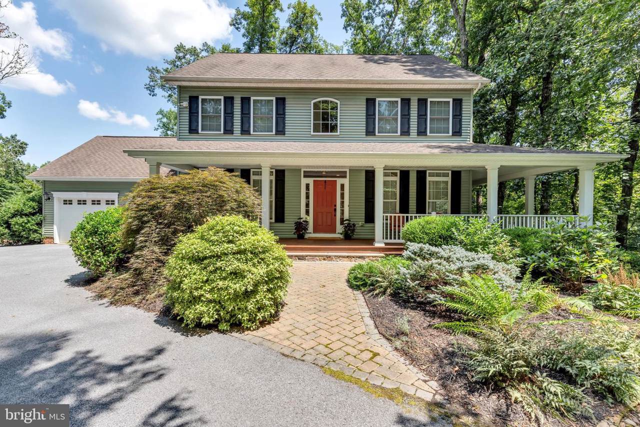 136 Stonegate Court - Photo 1