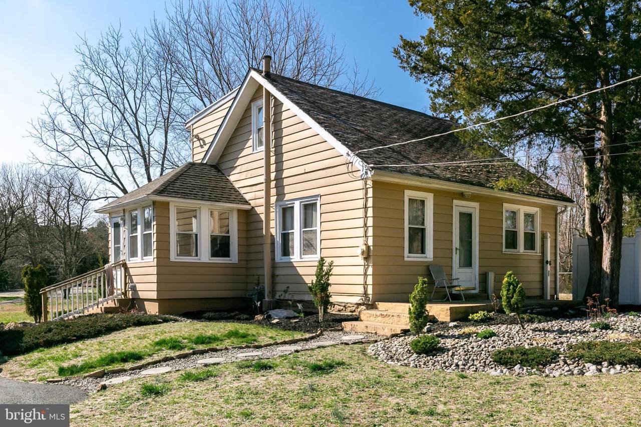 1527 Malaga Road - Photo 1