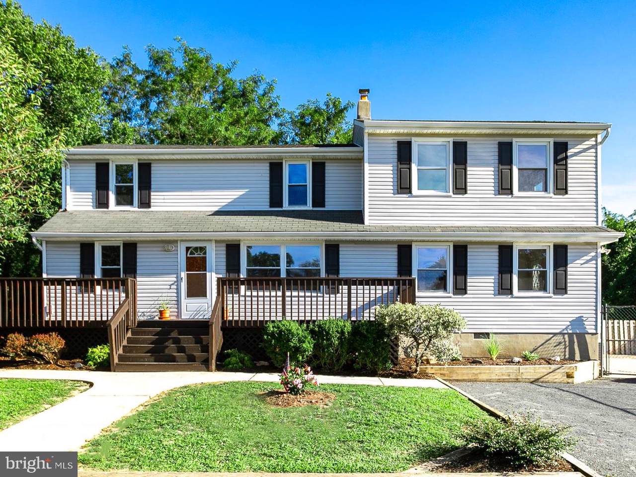 139 Smith Avenue - Photo 1