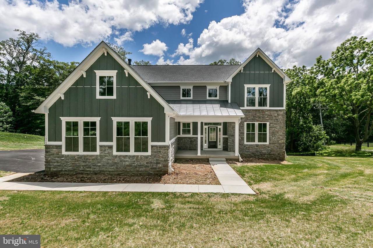 10909 Powers Avenue - Photo 1