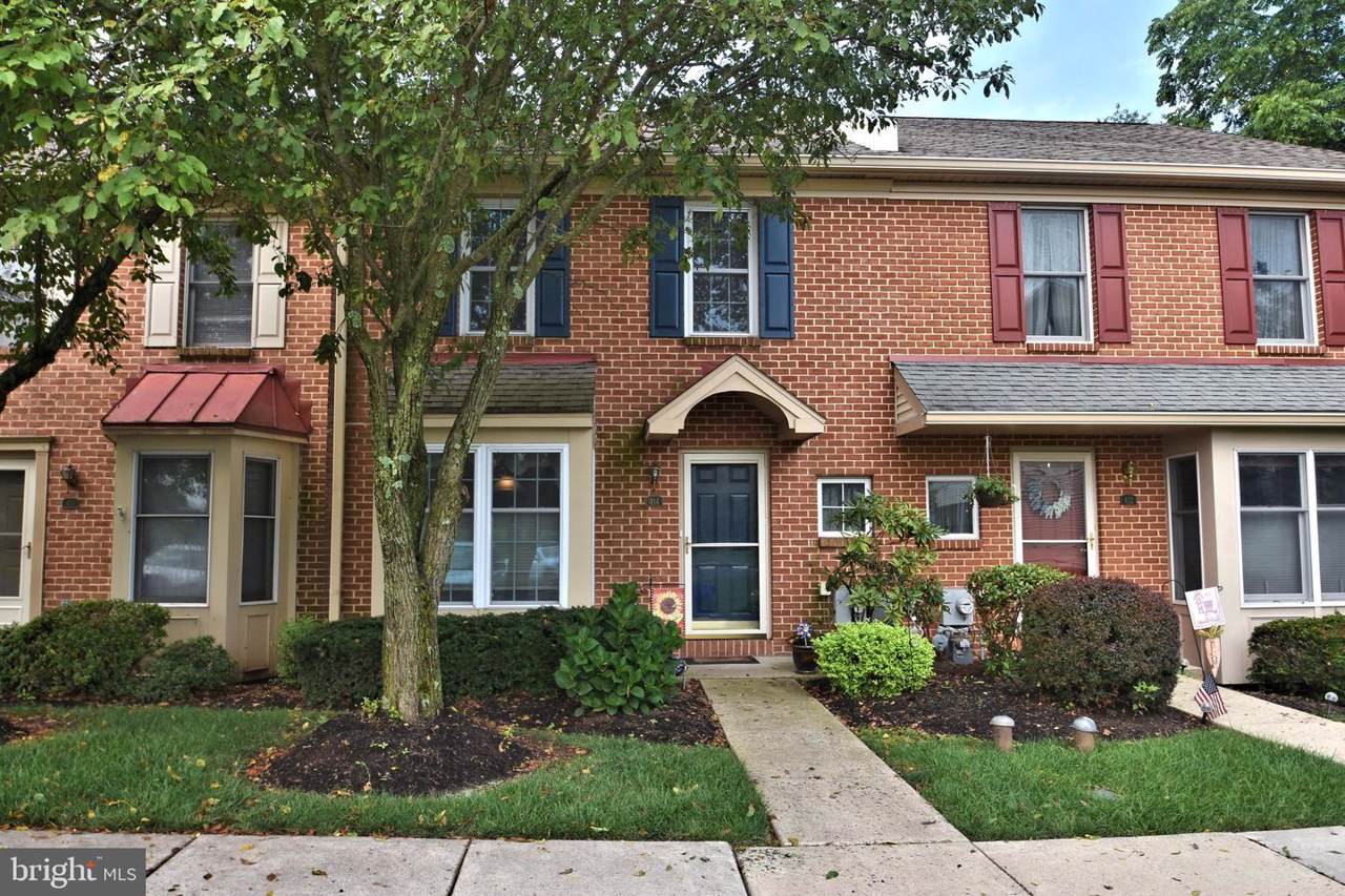 414 Calverton Court - Photo 1
