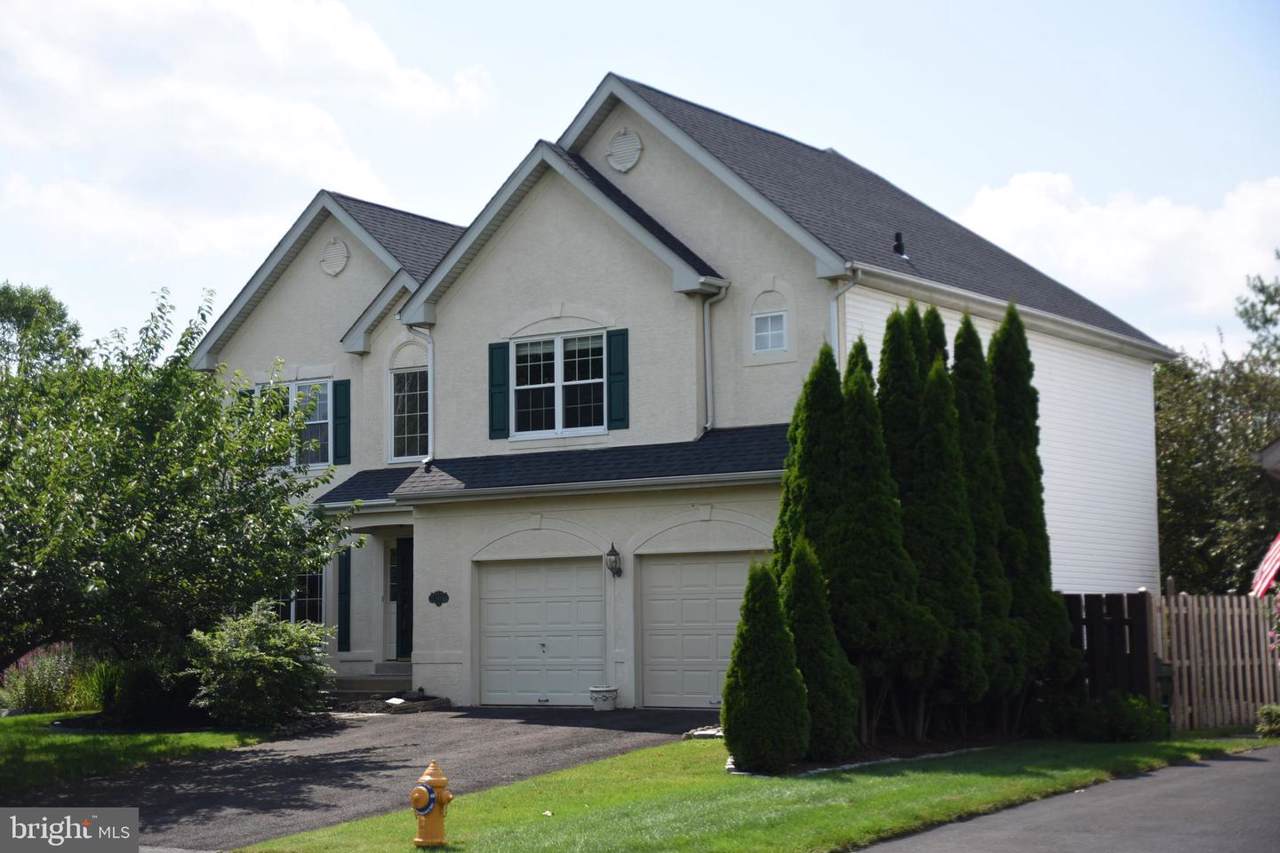 614 Coach Drive - Photo 1