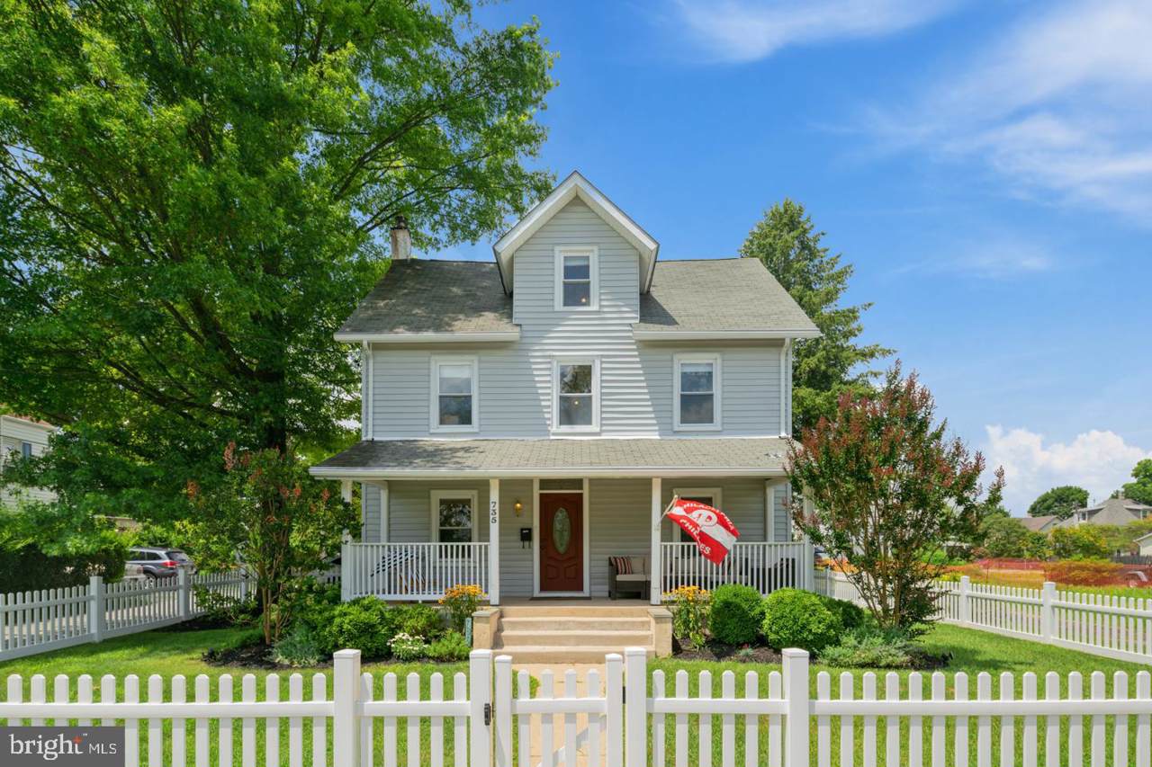 735 1ST Avenue - Photo 1