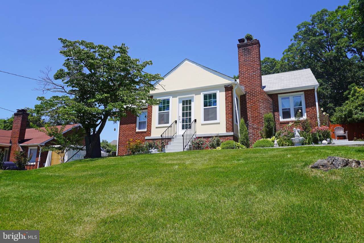 3102 Leslie Avenue - Photo 1